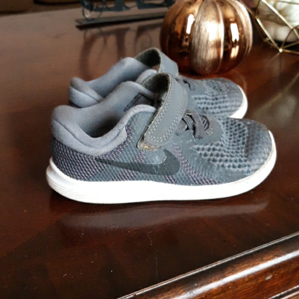 Toddler Nike Revolution 4